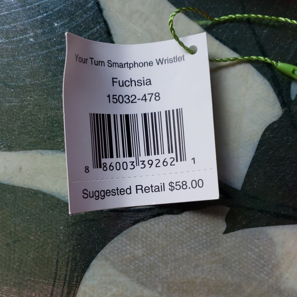Vera Bradley your turn smart phone wristlet - Picture 3 of 4